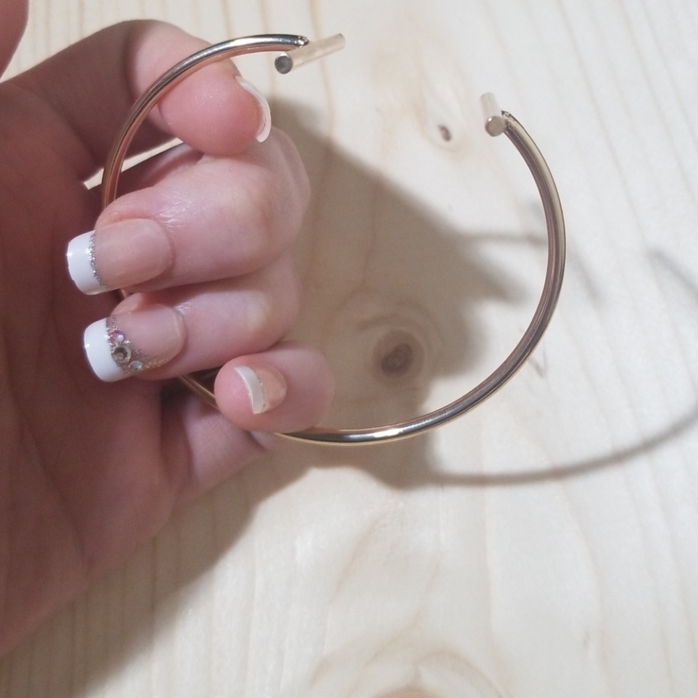 Gold open cuff minimalist braclet - Picture 2 of 4